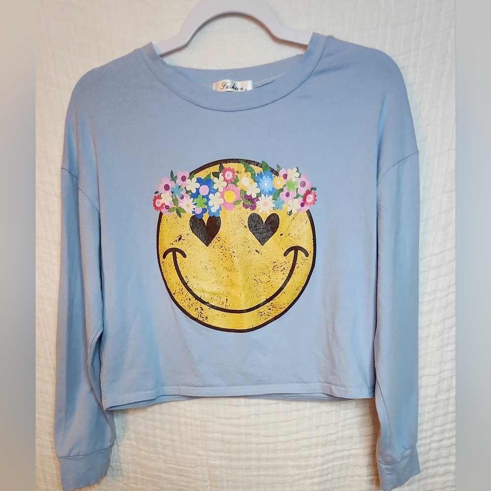Heart Eyed Emoji Flower Crown Crop Top Baby Blue Size Medium Smiley Face
